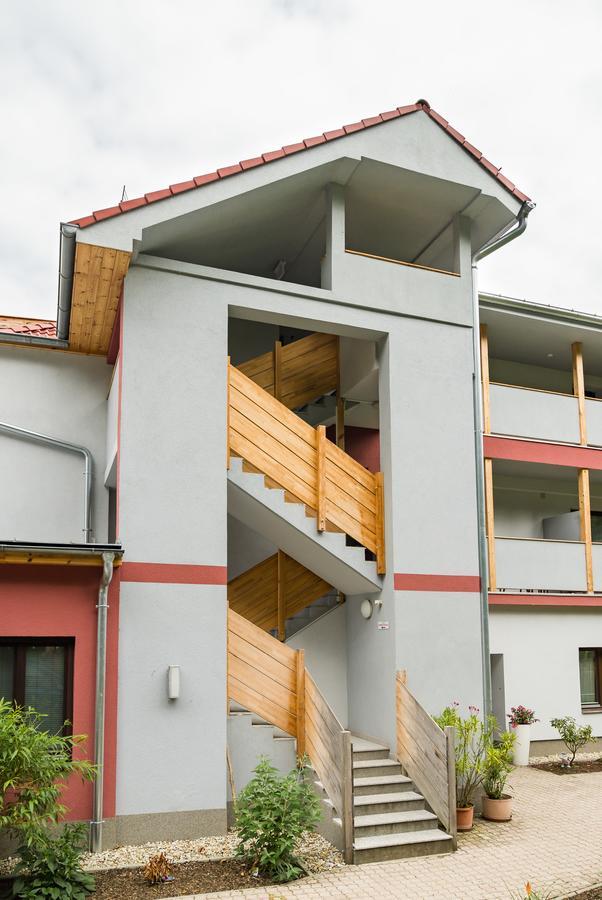 Smart Liv'In Laabnerhof Laaben Exterior foto